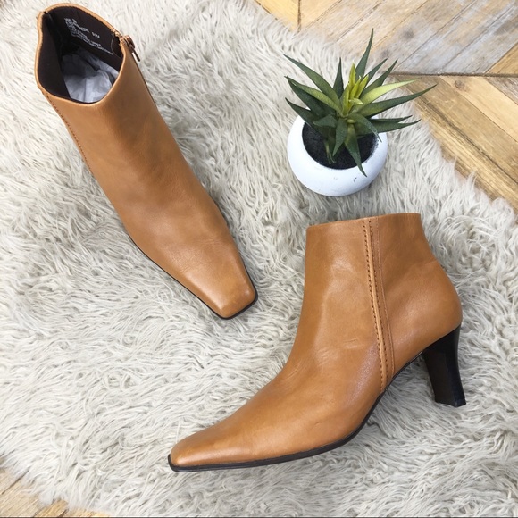 Bass Shoes - ✖️SOLD✖️•BASS• Nebra Square-Toe Heeled Ankle Boot